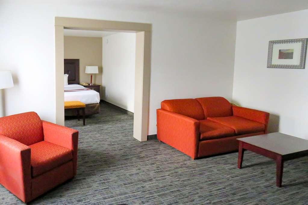 Quality Inn & Suites Everett Room photo